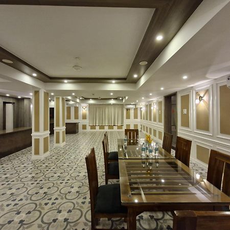 Golden Landmark Green Valley Beach Resort Dona Paula Exterior foto