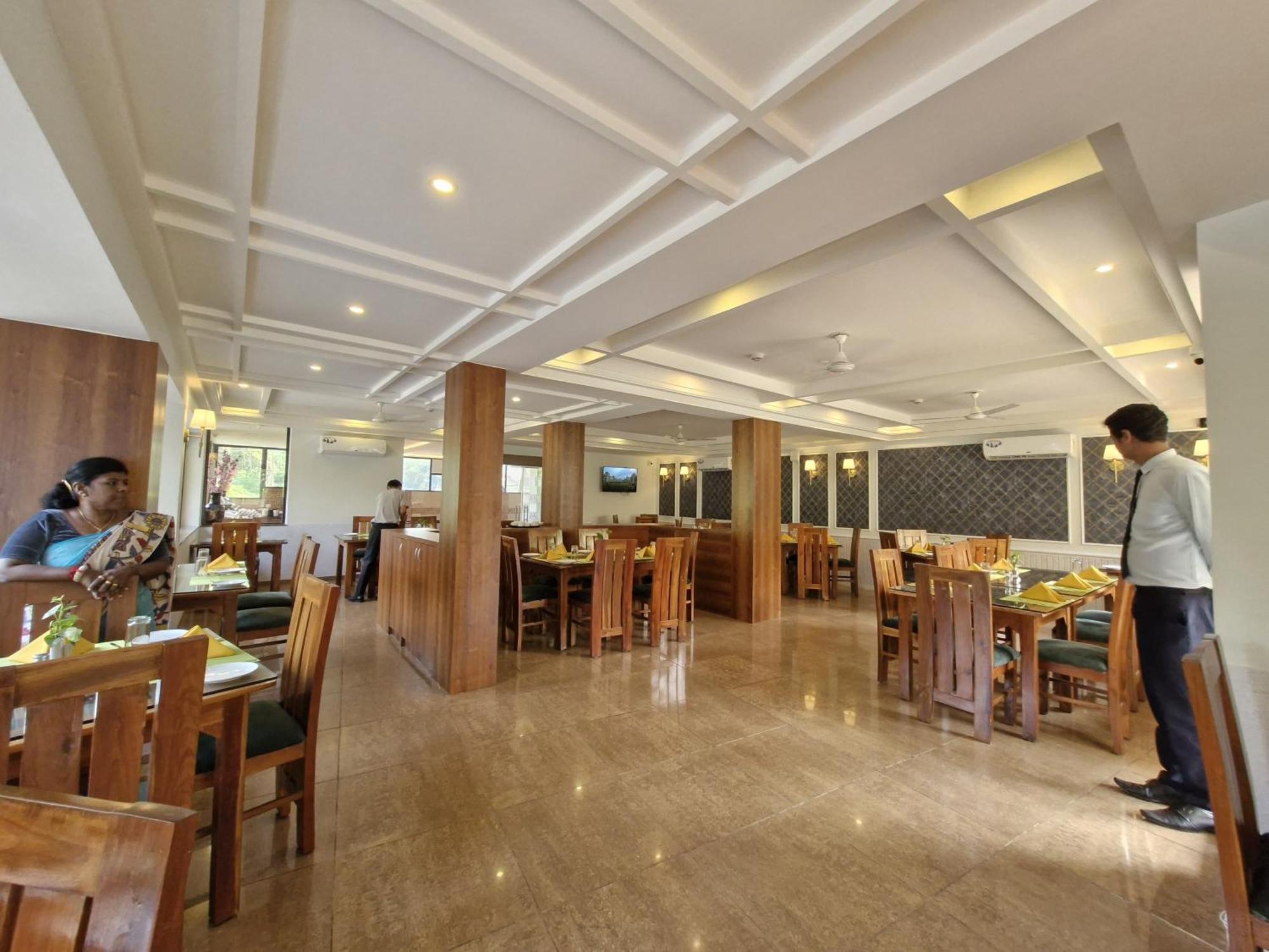 Golden Landmark Green Valley Beach Resort Dona Paula Exterior foto